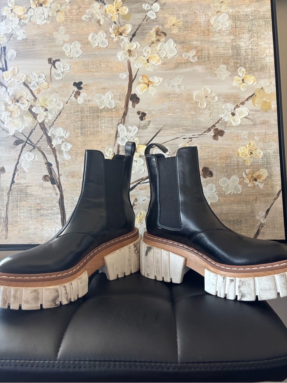 Stella McCartney Black Leather Lace-Up Platform Boots with White Chunky Sole - Picture 7 of 14